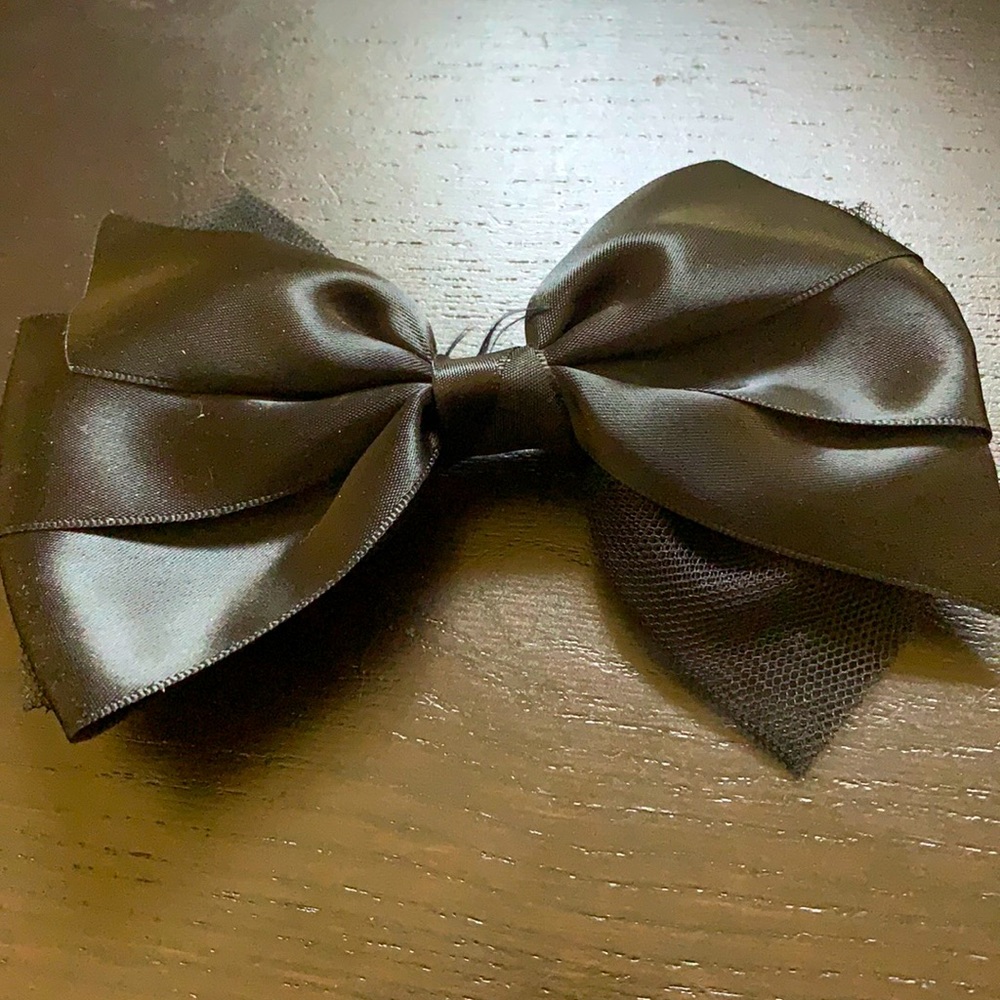 Silky bow hair clip